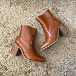 Size 7 Low Heel Faux Leather Booties